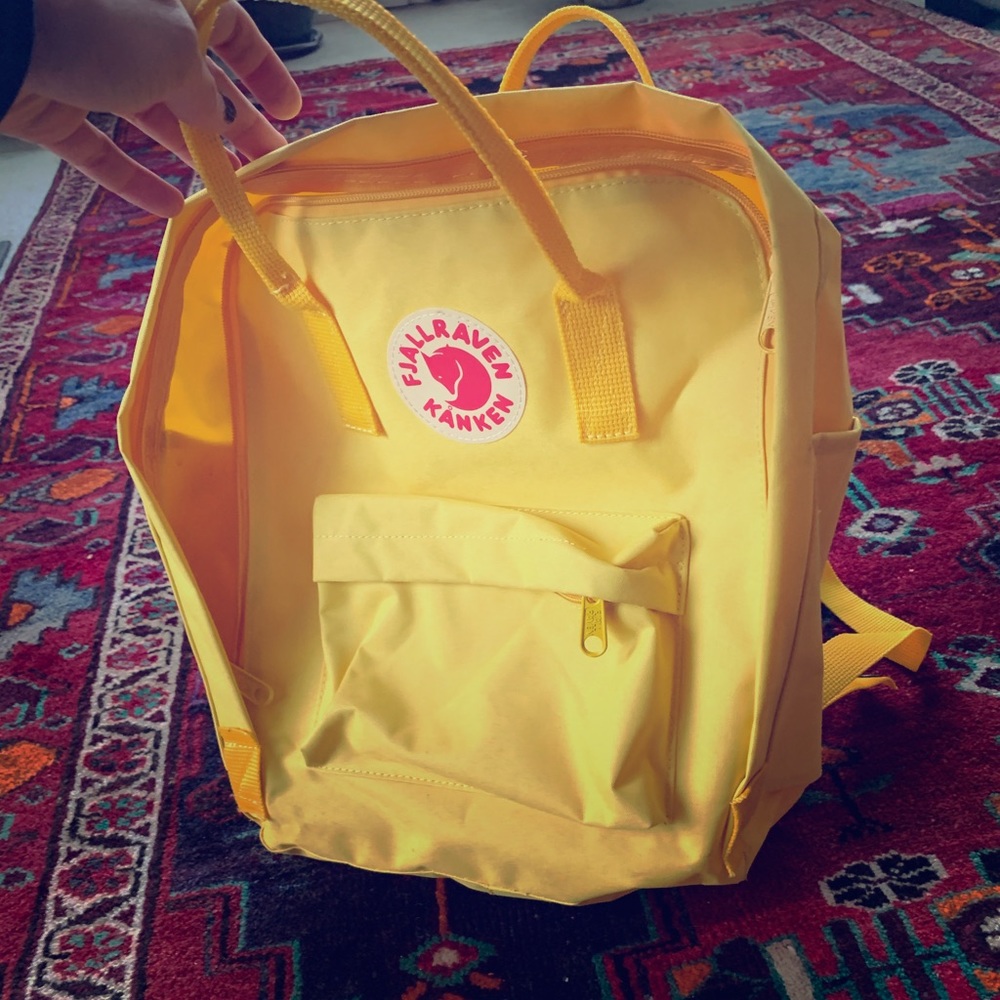 Yellow fjalraven backpack